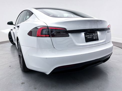 Used 2021 Tesla Model S Plaid image 4
