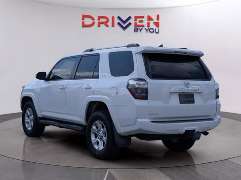 Used 2019 Toyota 4Runner SR5 Premium image 3