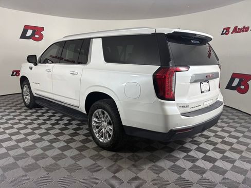 Used 2023 GMC Yukon XL SLT AWD/4WD image 4