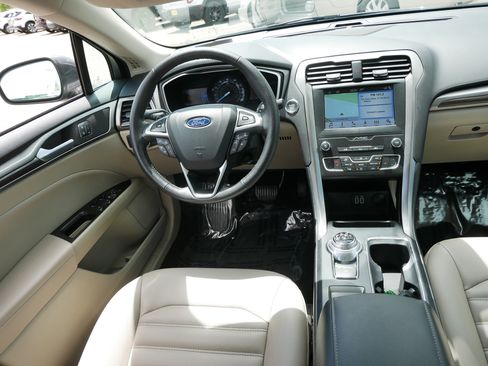 Used 2019 Ford Fusion SEL FWD image 9
