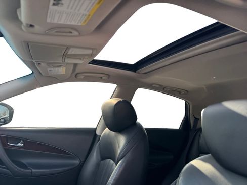 Used 2015 INFINITI QX50 Journey image 3