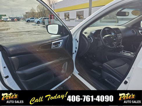 Used 2018 Nissan Pathfinder SV image 20