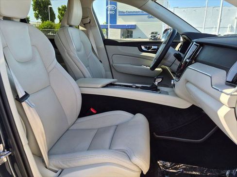 Used 2021 Volvo XC60 T5 Inscription AWD/4WD image 26