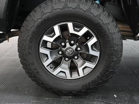 Used 2016 Toyota Tacoma TRD Off-Road w/ Towing Package AWD/4WD image 43