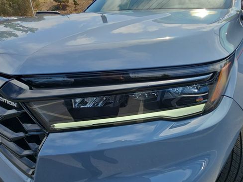 Used 2025 Honda Pilot Black Edition image 33