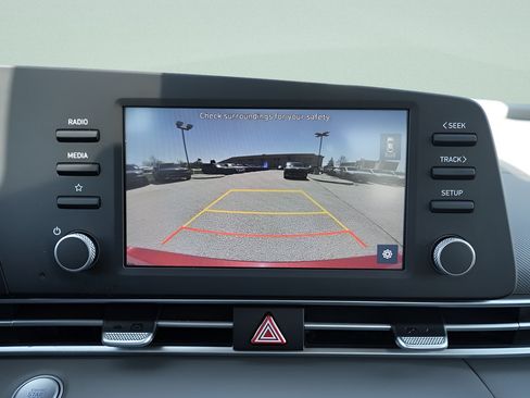 Certified 2023 Hyundai Elantra SEL FWD image 33