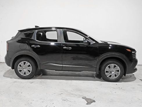 Used 2025 Nissan Kicks S AWD/4WD image 7