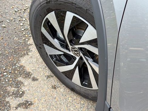 New 2026 Volkswagen Tiguan S image 10