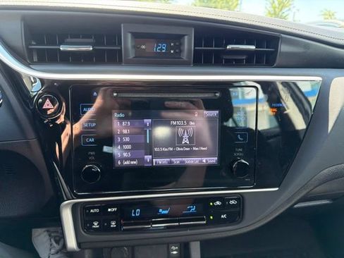 Used 2019 Toyota Corolla LE FWD image 13