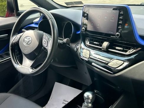 Used 2021 Toyota C-HR XLE FWD image 39