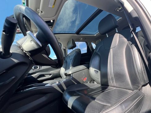 Certified 2025 Kia Sorento EX w/ EX Panoramic Sunroof Package AWD/4WD image 14