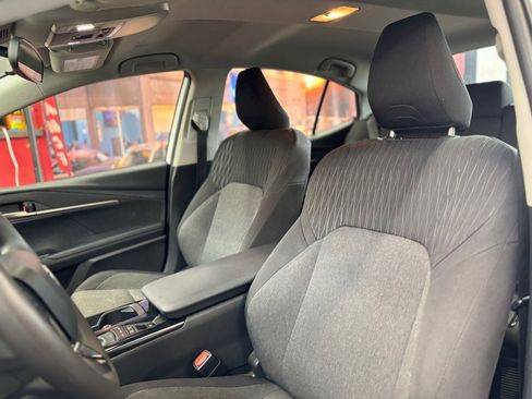 Used 2025 Toyota Camry LE FWD image 10