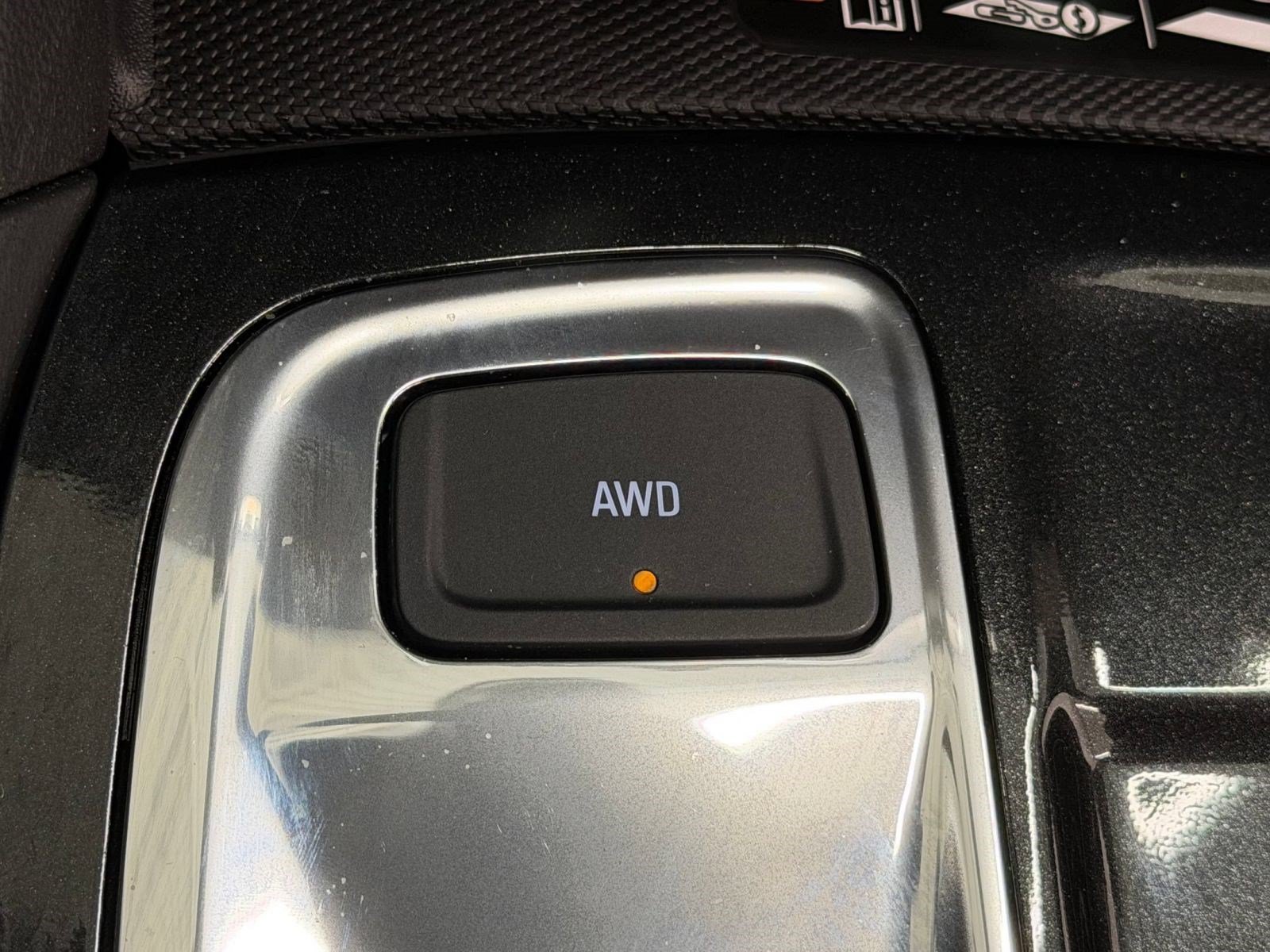 Used 2024 Chevrolet Equinox Premier AWD/4WD image 21