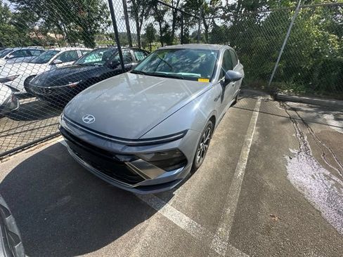 Used 2024 Hyundai Sonata SEL FWD image 2
