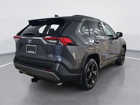 Used 2020 Toyota RAV4 Limited image 3