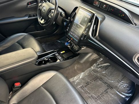 Used 2021 Toyota Prius Prime Limited w/ Carpet Mat Package (TMS) FWD image 17