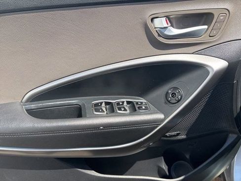 Used 2019 Hyundai Santa Fe XL FWD image 13