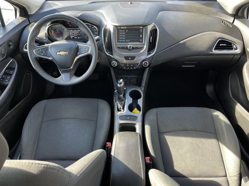 Used 2017 Chevrolet Cruze LT w/ Convenience Package image 15