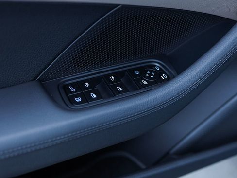 New 2025 Porsche Panamera 4 image 29