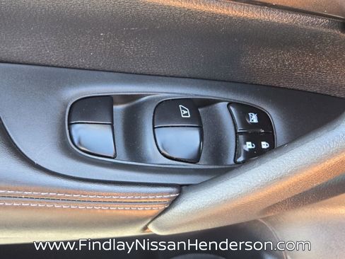 Used 2020 Nissan Rogue SV FWD image 20