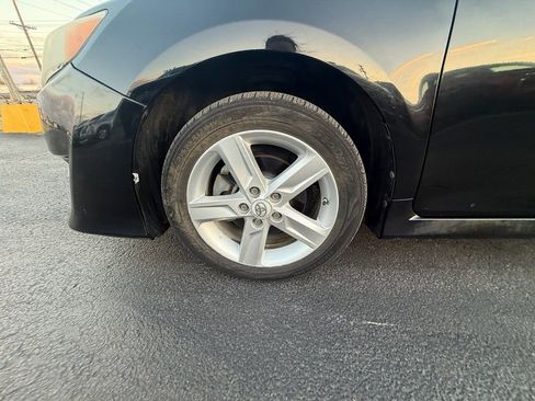 Used 2012 Toyota Camry SE image 9