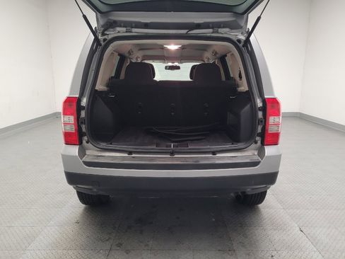 Used 2017 Jeep Patriot Latitude FWD image 29