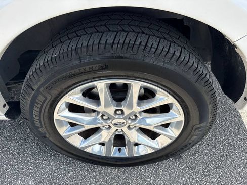 Used 2017 Ford Expedition Limited w/ Equipment Group 301A RWD image 13
