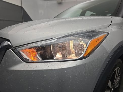 Used 2020 Nissan Kicks SV image 14