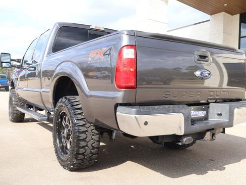 Used 2016 Ford F250 Lariat w/ Lariat Ultimate Package image 3