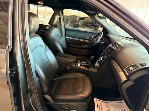 Used 2018 Ford Explorer Sport w/ Equipment Group 401A image 18