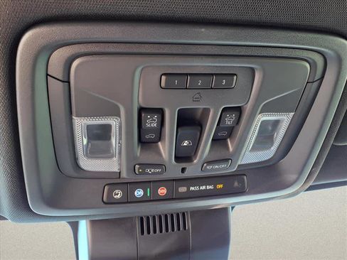 Used 2024 Chevrolet Silverado 2500 High Country w/ High Country Premium Package image 20