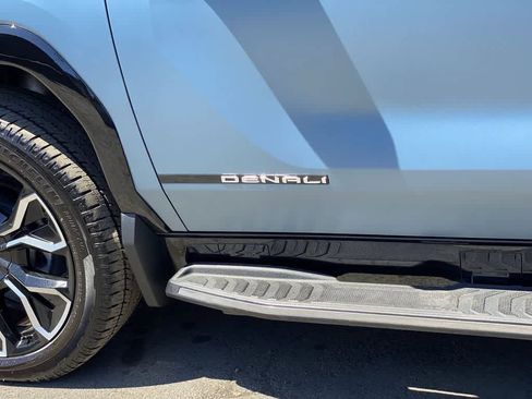 Used 2025 GMC Sierra EV Denali AWD/4WD image 10