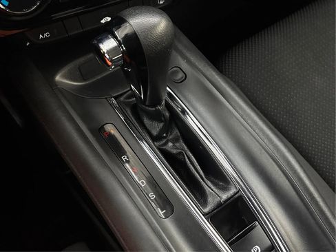 Used 2019 Honda HR-V LX image 43