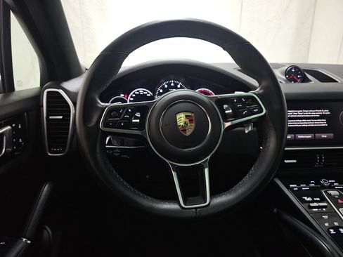Used 2023 Porsche Cayenne AWD/4WD image 13