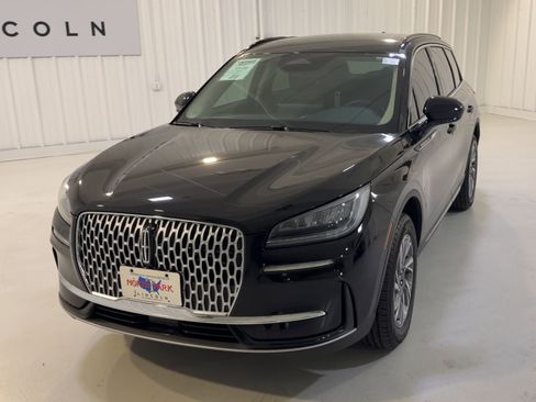 New 2026 Lincoln Corsair Premiere FWD image 4
