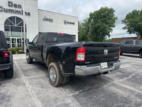 Used 2024 RAM 3500 Tradesman w/ Chrome Appearance Group AWD/4WD image 4