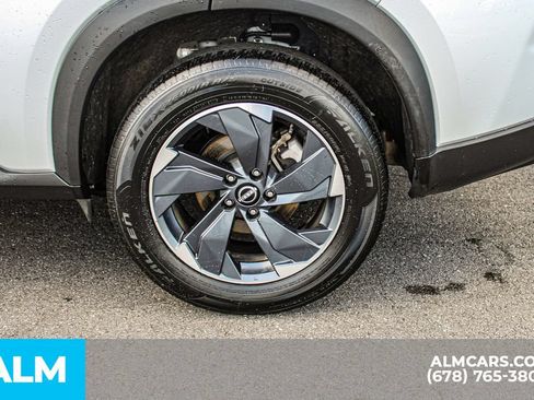 Used 2025 Nissan Rogue SV FWD image 15