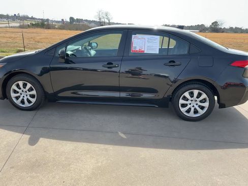 Used 2024 Toyota Corolla LE FWD image 6