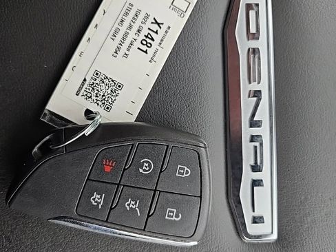 Used 2025 GMC Yukon XL Denali image 28