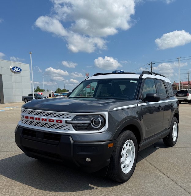 New 2025 Ford Bronco Sport Heritage w/ Convenience Package AWD/4WD image 2