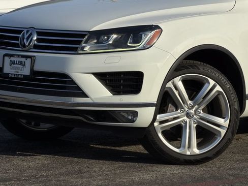 Used 2016 Volkswagen Touareg Executive AWD/4WD image 10