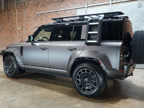 Used 2025 Land Rover Defender 110 image 14