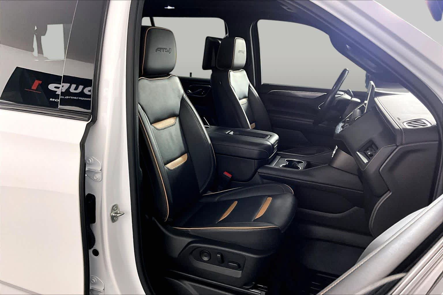 Used 2021 GMC Yukon AT4 w/ AT4 Premium Plus Package AWD/4WD image 4