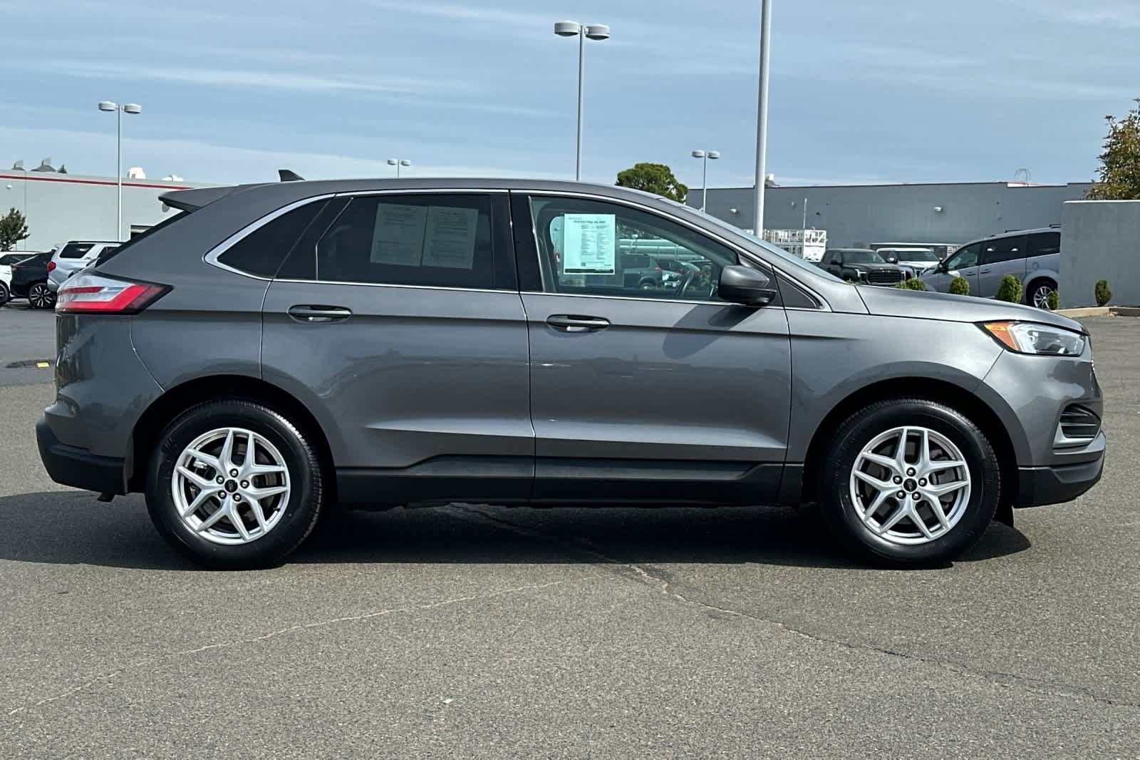 Used 2024 Ford Edge SEL AWD/4WD image 6