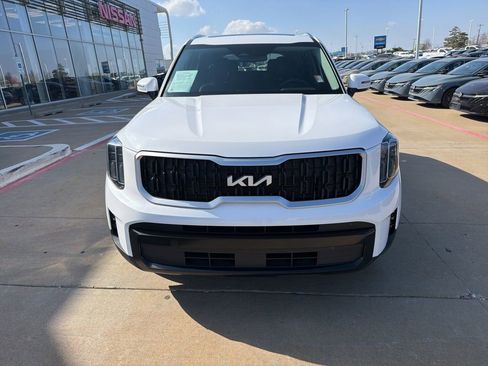 Used 2023 Kia Telluride EX w/ EX Captain's Chair Package image 8