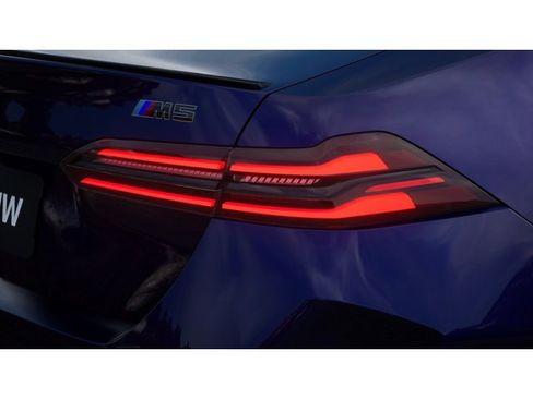 New 2026 BMW M5 image 8