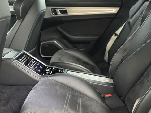 Used 2022 Porsche Panamera GTS AWD/4WD image 33