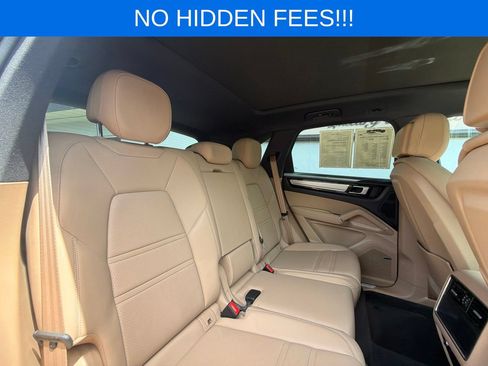 Used 2022 Porsche Cayenne Platinum Edition AWD/4WD image 38