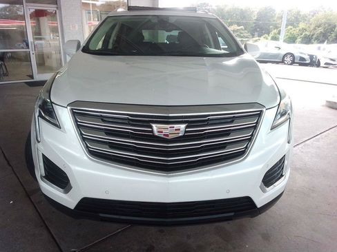 Used 2017 Cadillac XT5 Premium Luxury FWD image 3