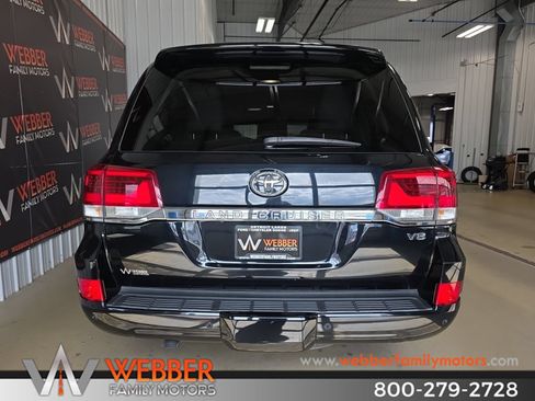 Used 2016 Toyota Land Cruiser w/ Four Season Floor Mat Package AWD/4WD image 14